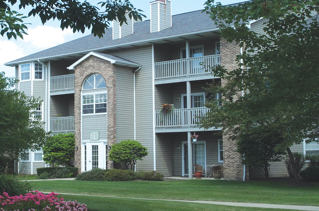 Woodbury Commons, Parma, OH Home