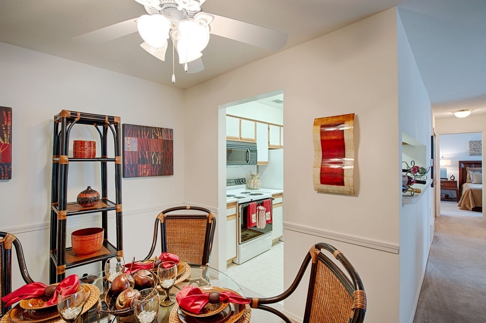 Woodbury Commons, Parma, OH Home