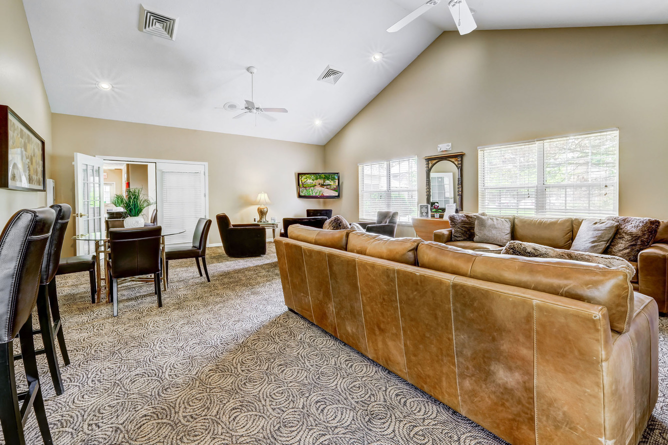 Woodbury Commons, Parma, OH Home