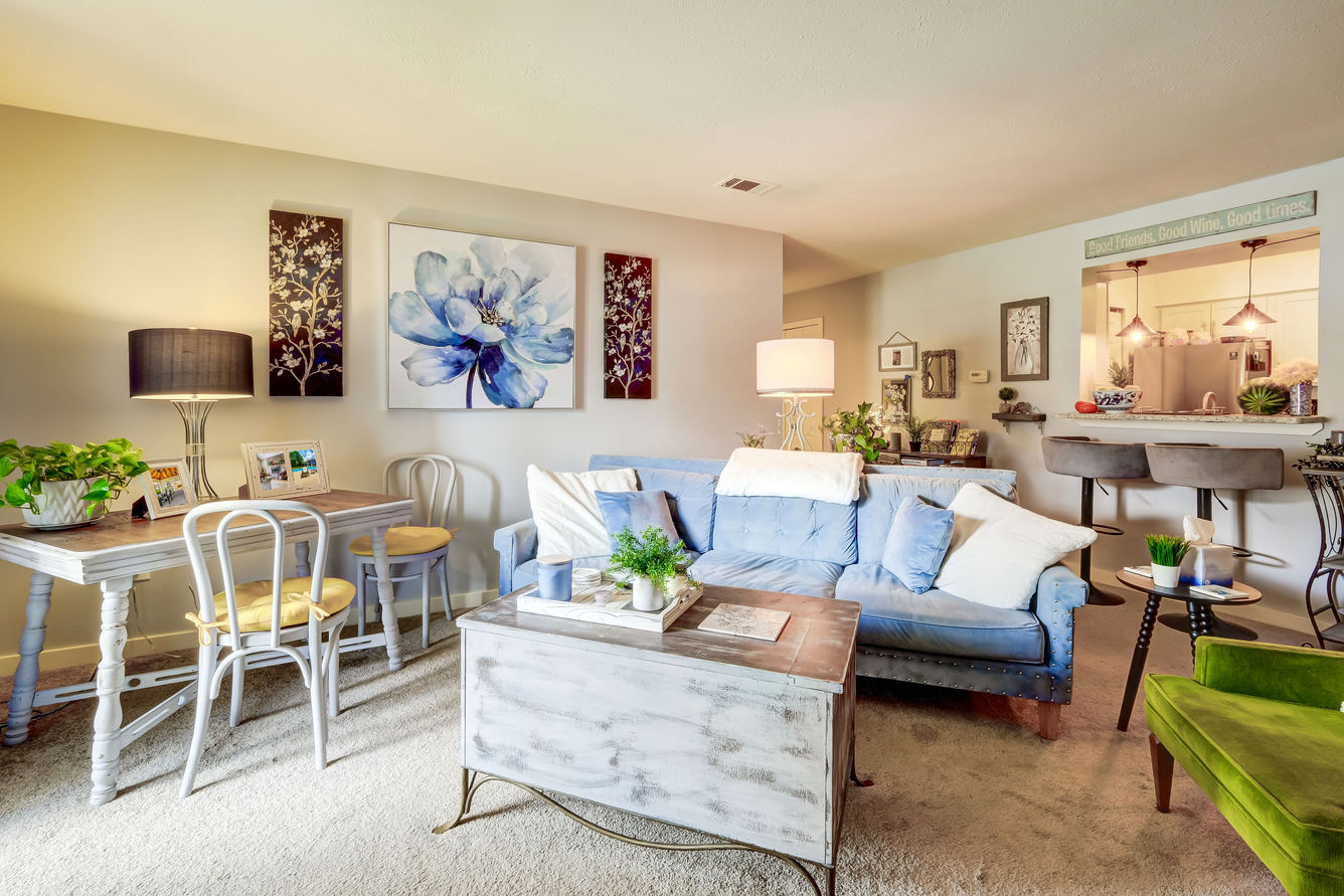 Woodbury Commons, Parma, OH Home