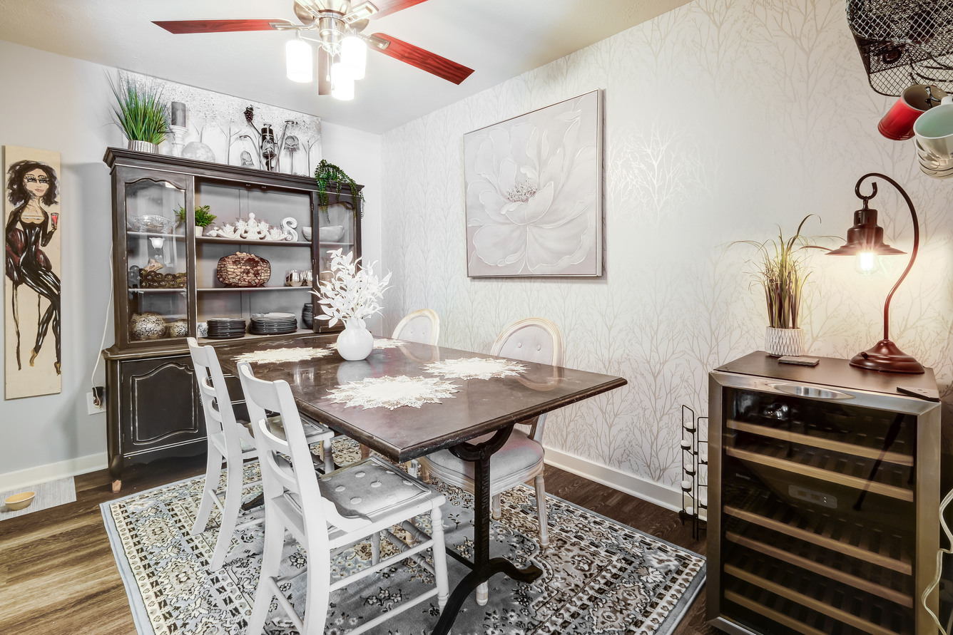 Woodbury Commons, Parma, OH Home