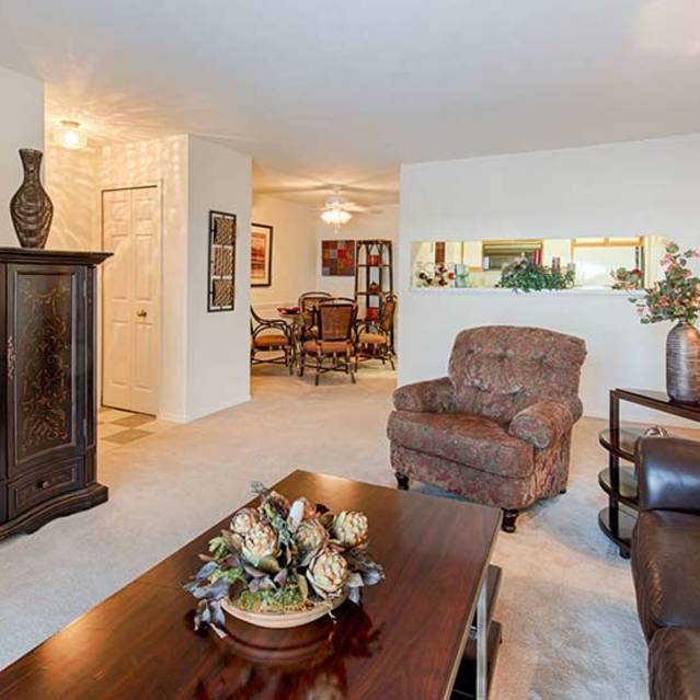 Woodbury Commons, Parma, OH Home